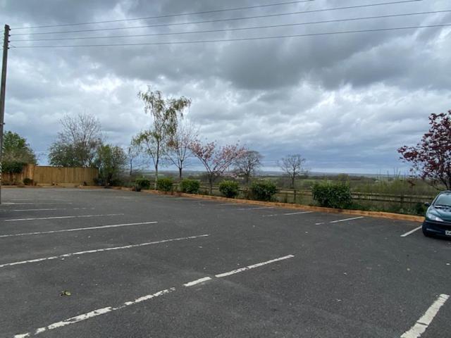 קרדיטון The Thelbridge Cross Inn מראה חיצוני תמונה