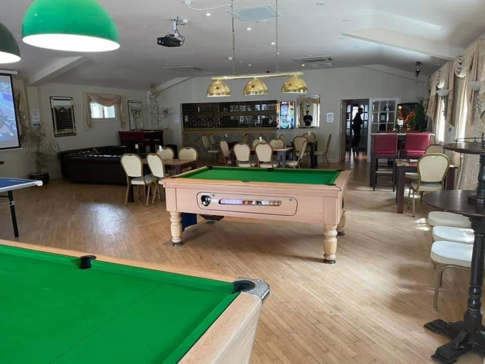 קרדיטון The Thelbridge Cross Inn מראה חיצוני תמונה