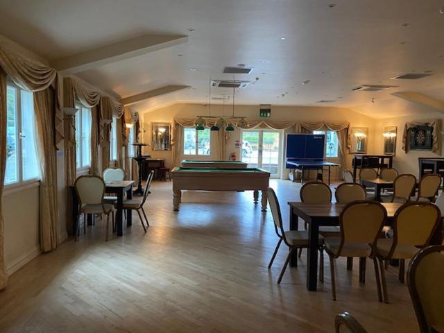 קרדיטון The Thelbridge Cross Inn מראה חיצוני תמונה