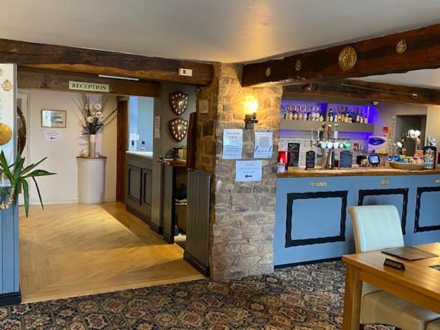 קרדיטון The Thelbridge Cross Inn מראה חיצוני תמונה