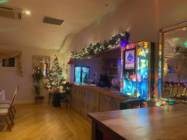 קרדיטון The Thelbridge Cross Inn מראה חיצוני תמונה